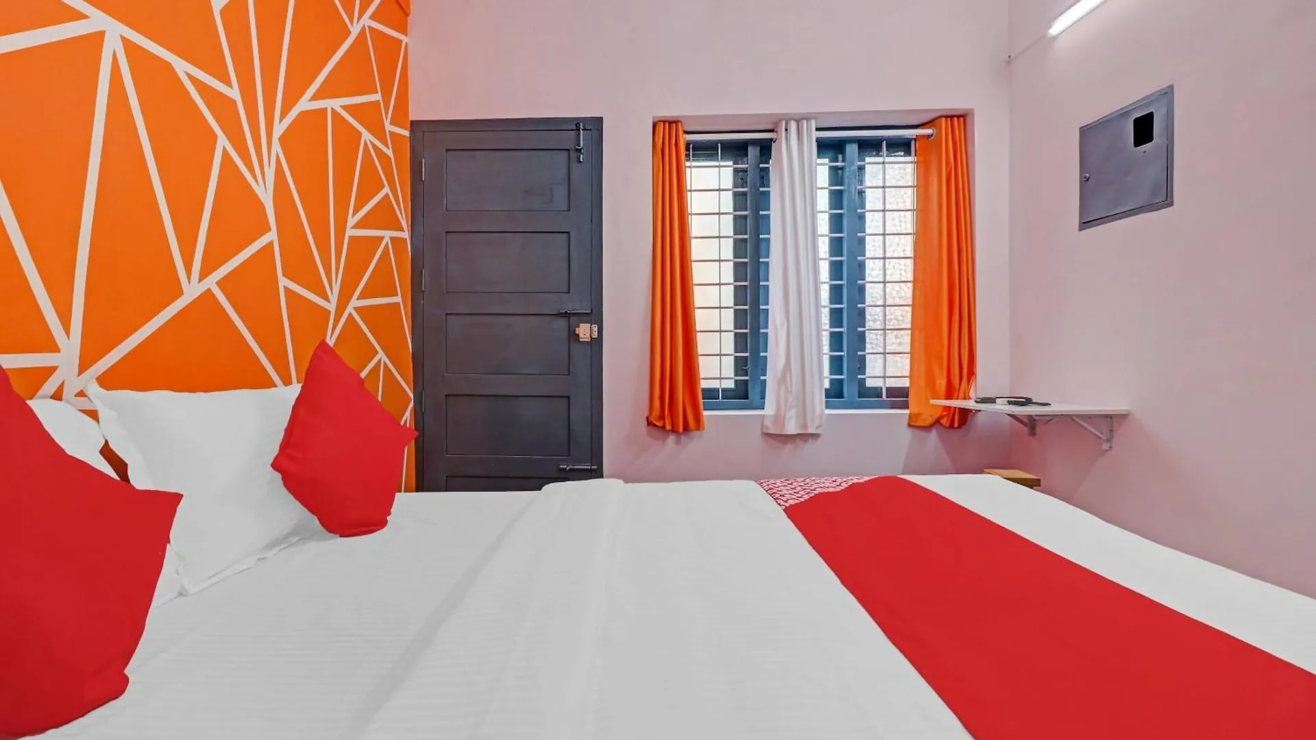 Super Hotel O Skywind Kazhakuttam