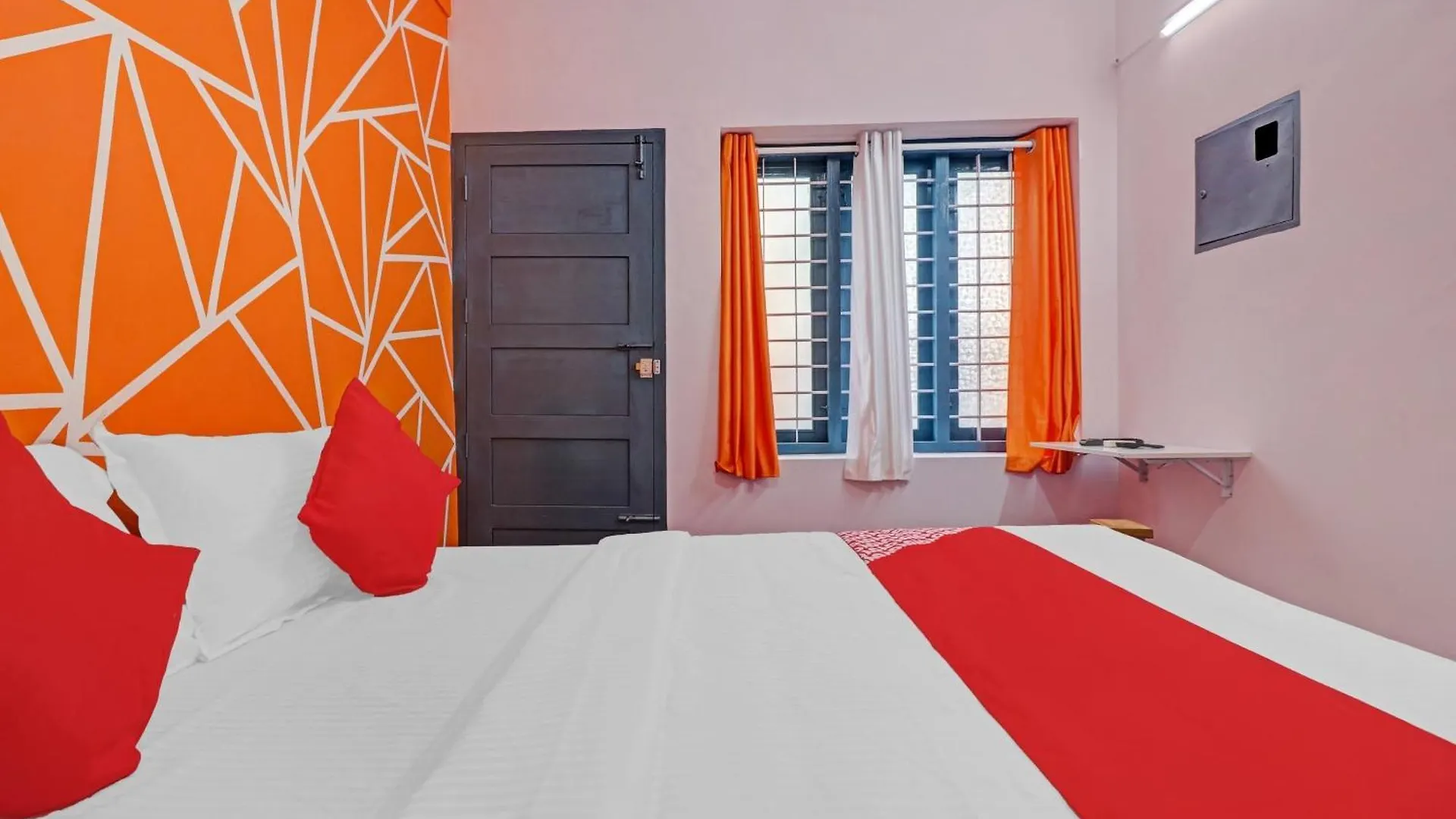 Super Hotel O Skywind Kazhakuttam